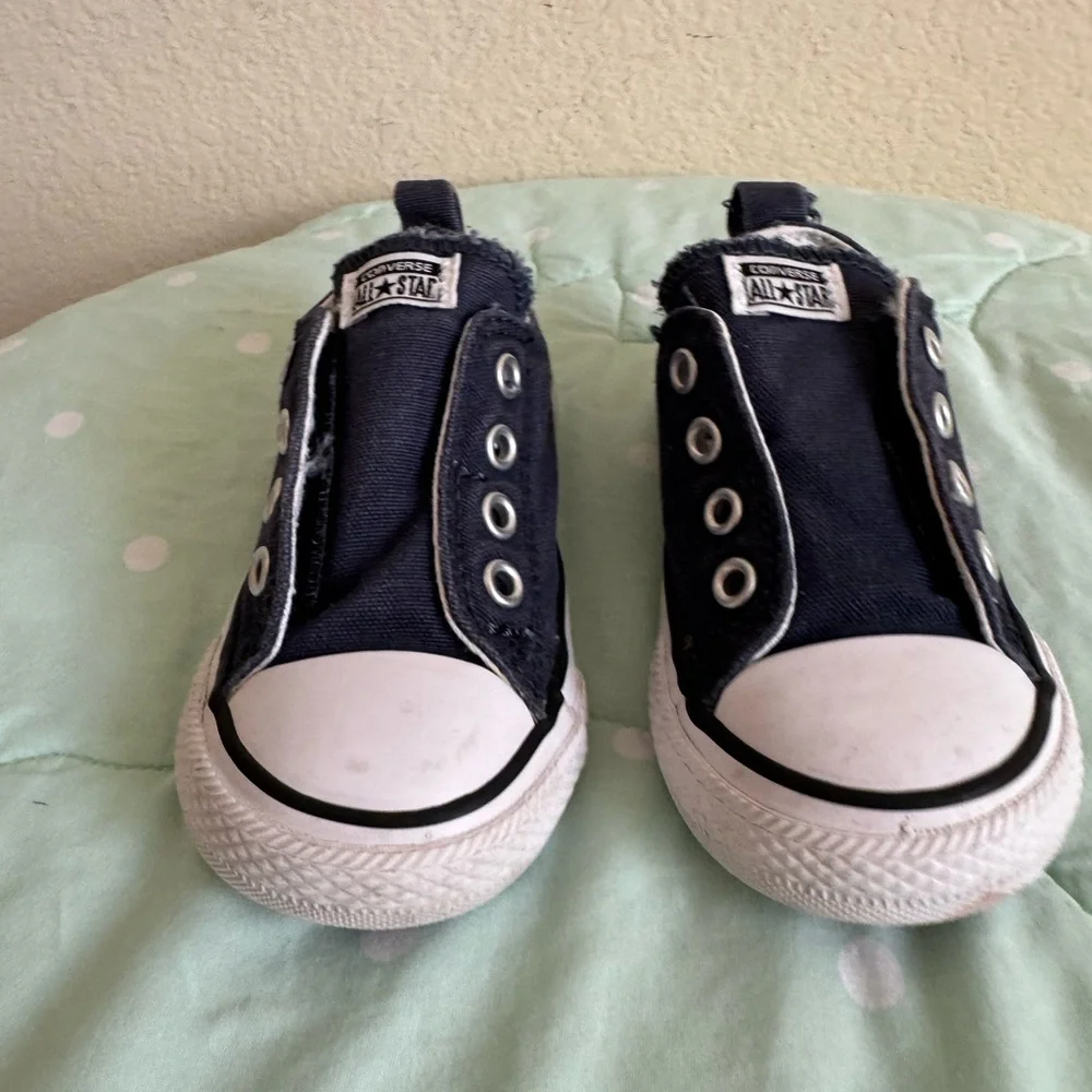 Converse Velcro Blue Kids Sneaker size 6